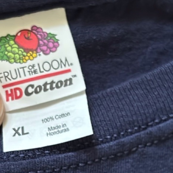 Navy Graphic T-Shirt in size XL - Picture 4 of 5